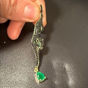 Gold-Tone Black & Green Lizard Pendant - Pets Reptile Accessory